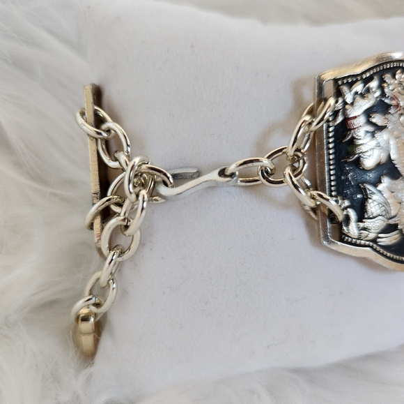 Vintage Traditional Motif Silver Tone Bracelet - Picture 10 of 12